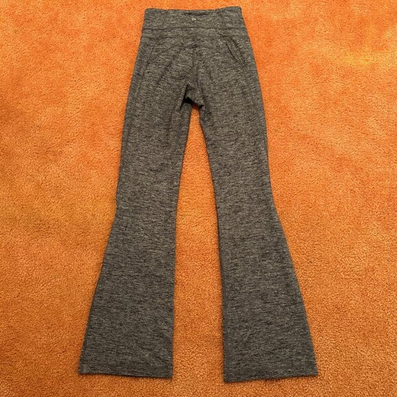 EXCELLENT Lululemon Groove Pant Flare 32" Heathered Black Luon Yoga Leggings 6 - Picture 6 of 11